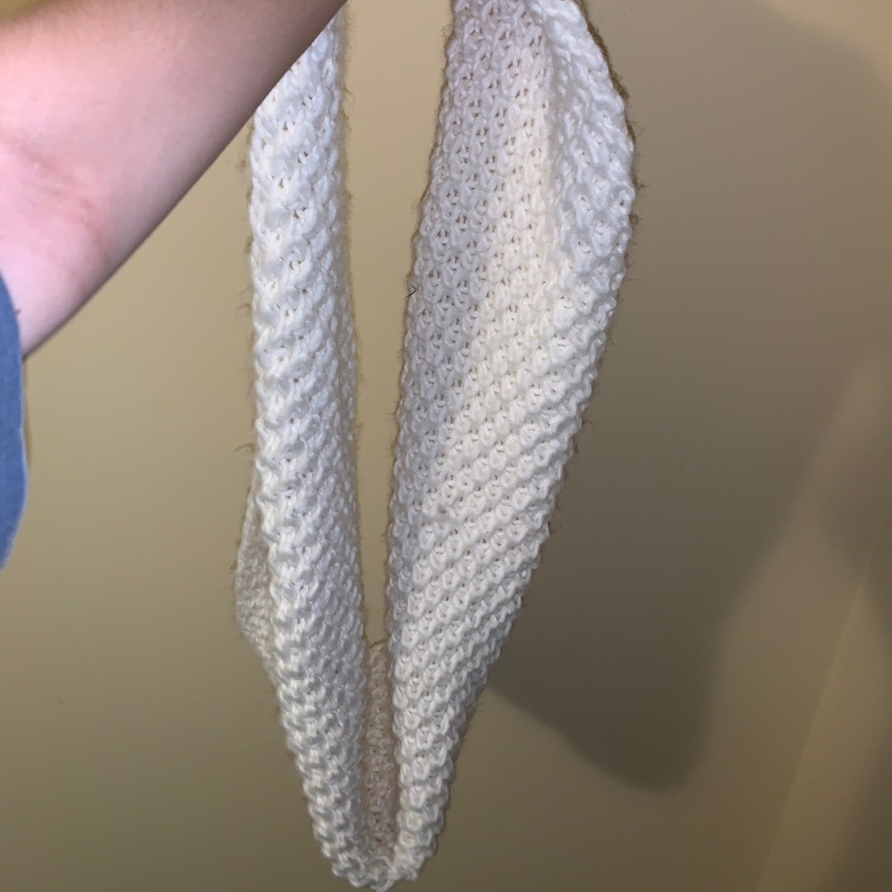 White infinity scarf